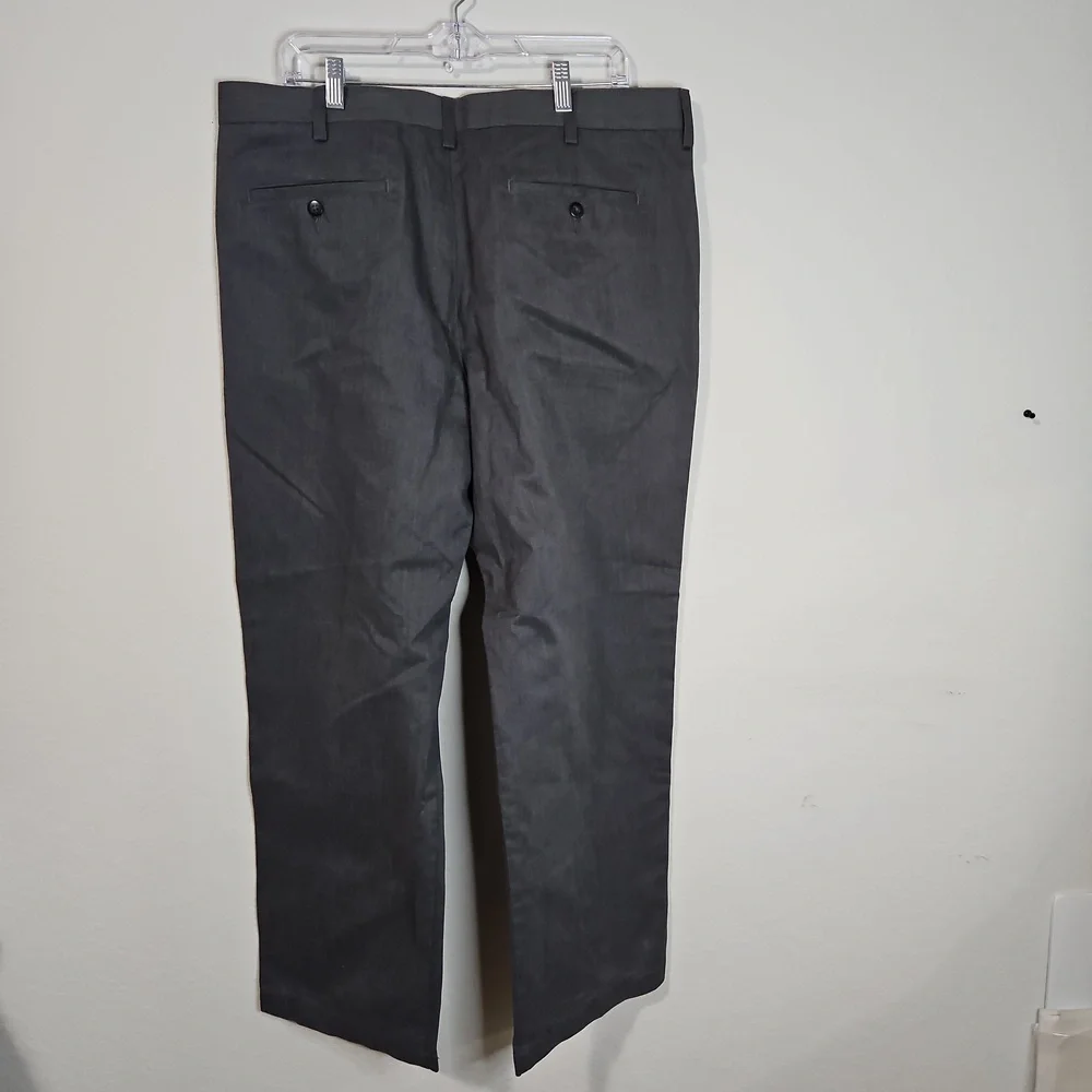 Croft&Barrow Mens Pants Gray Size 38x30 Classic Fit. Office, Church, Court,
